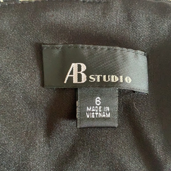 Woman’s AB Studio MIDI Halter Dress. Size 6 - Picture 5 of 6